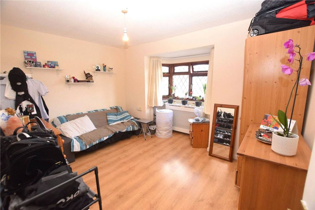 Property photo 3 of 5
