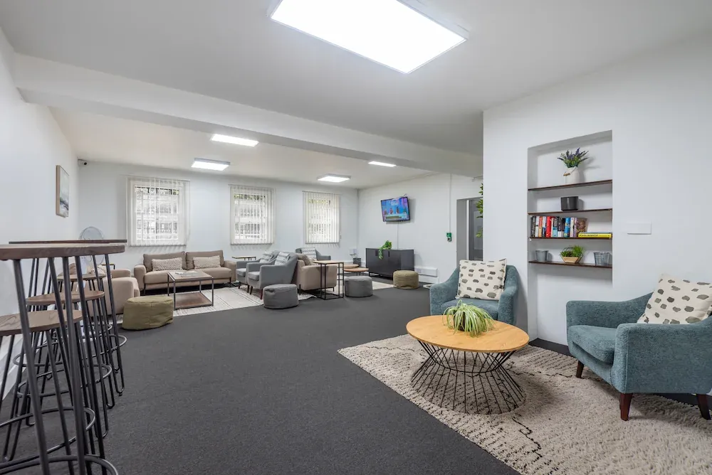 Property photo 3 of 17