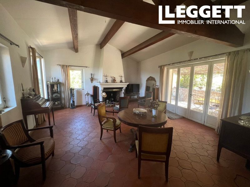 Property photo 3 of 10