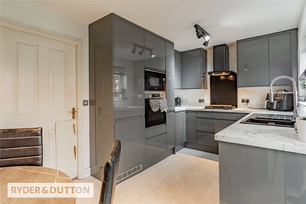 Property photo 1 of 16 Kitchen Diner
