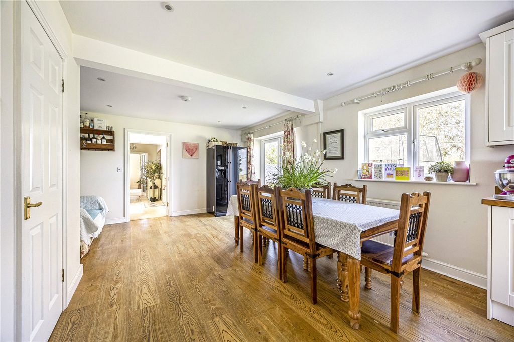 Property photo 3 of 15 Picture No. 11
