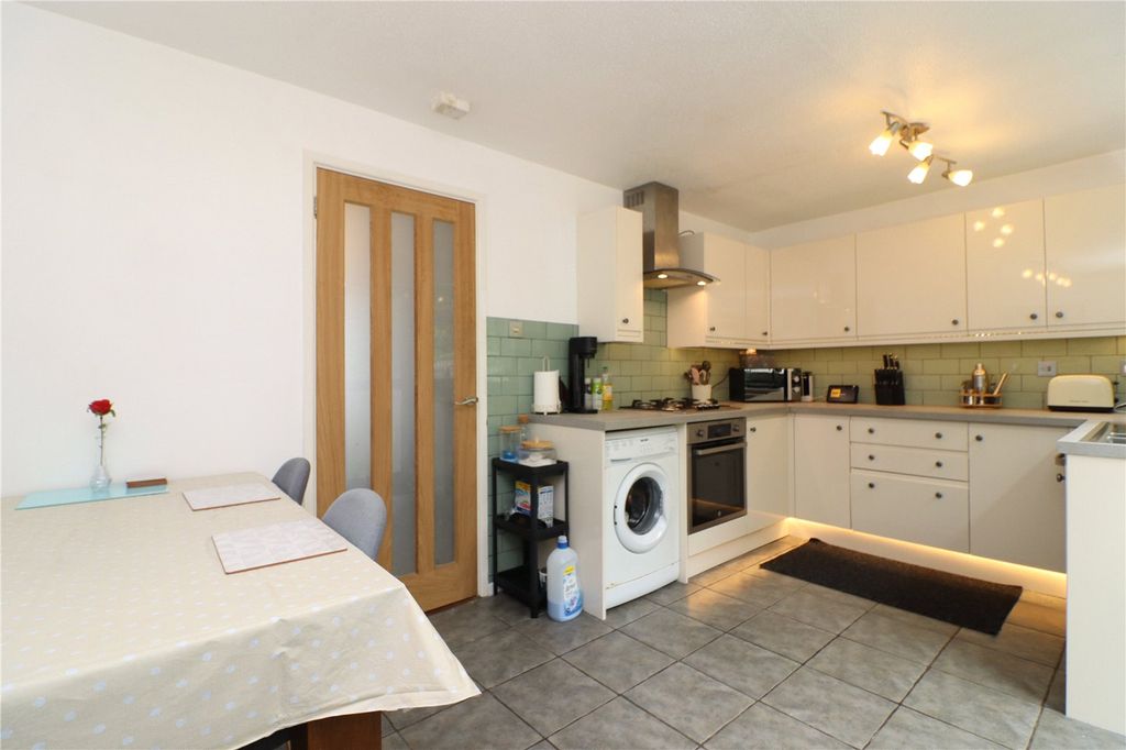 Property photo 2 of 11 Picture No. 16