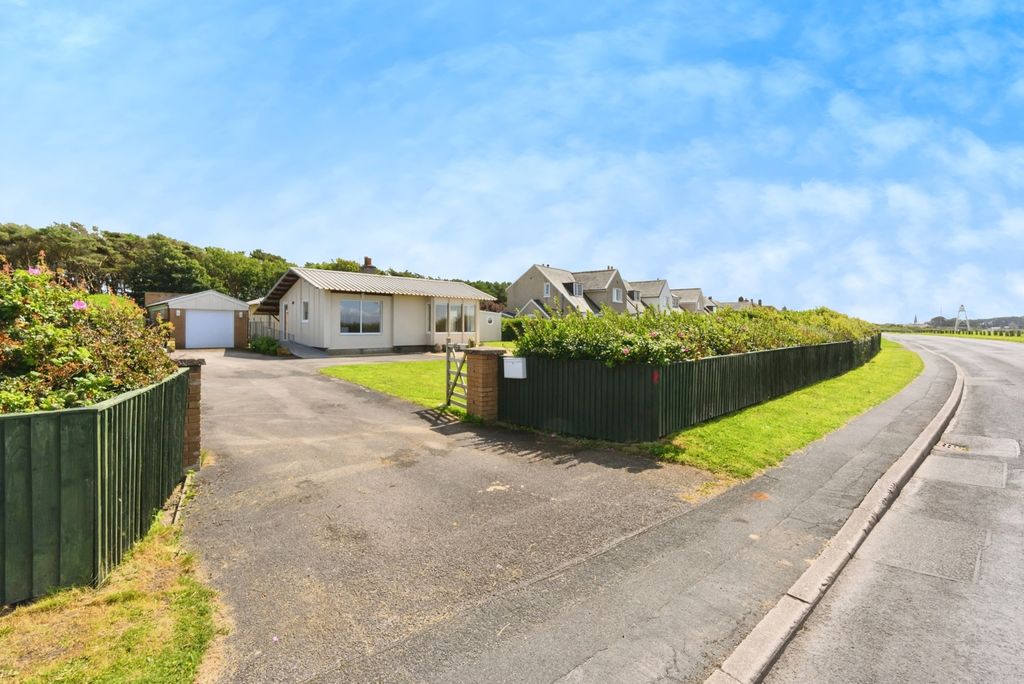Property photo 1 of 12 Outside