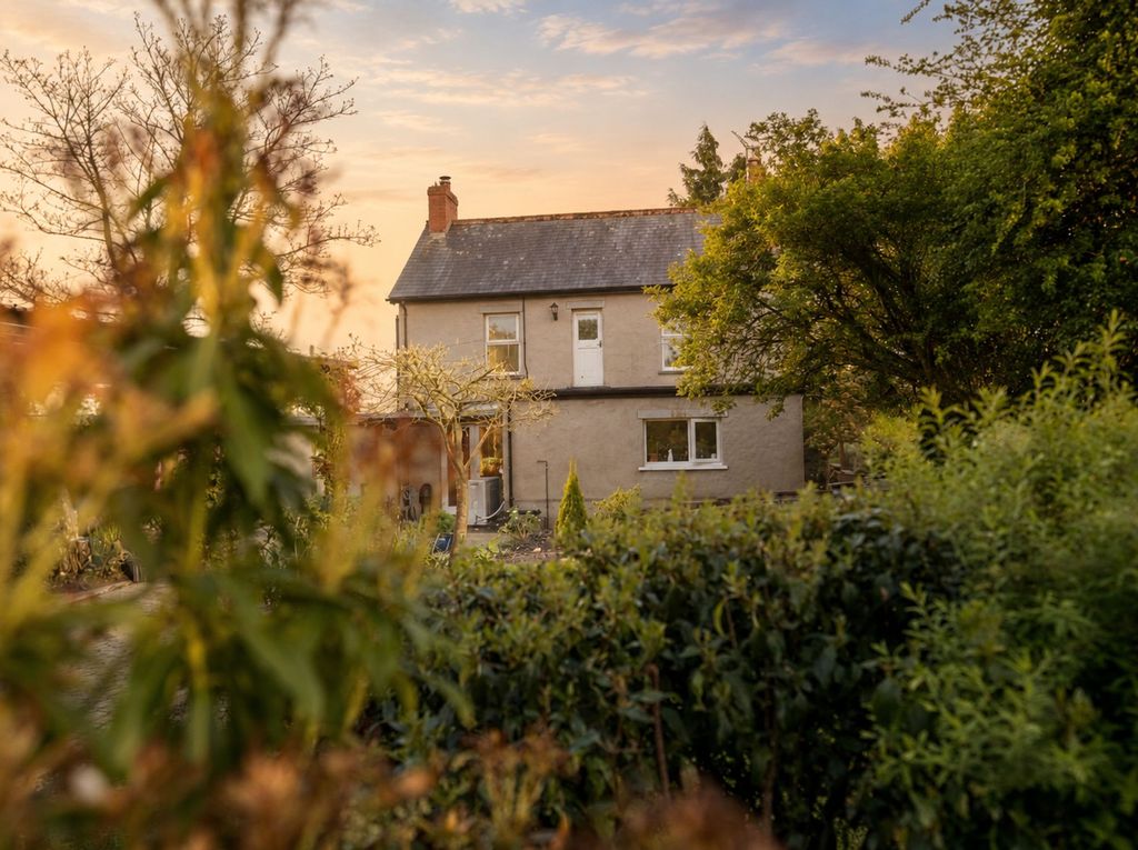 Property photo 1 of 33