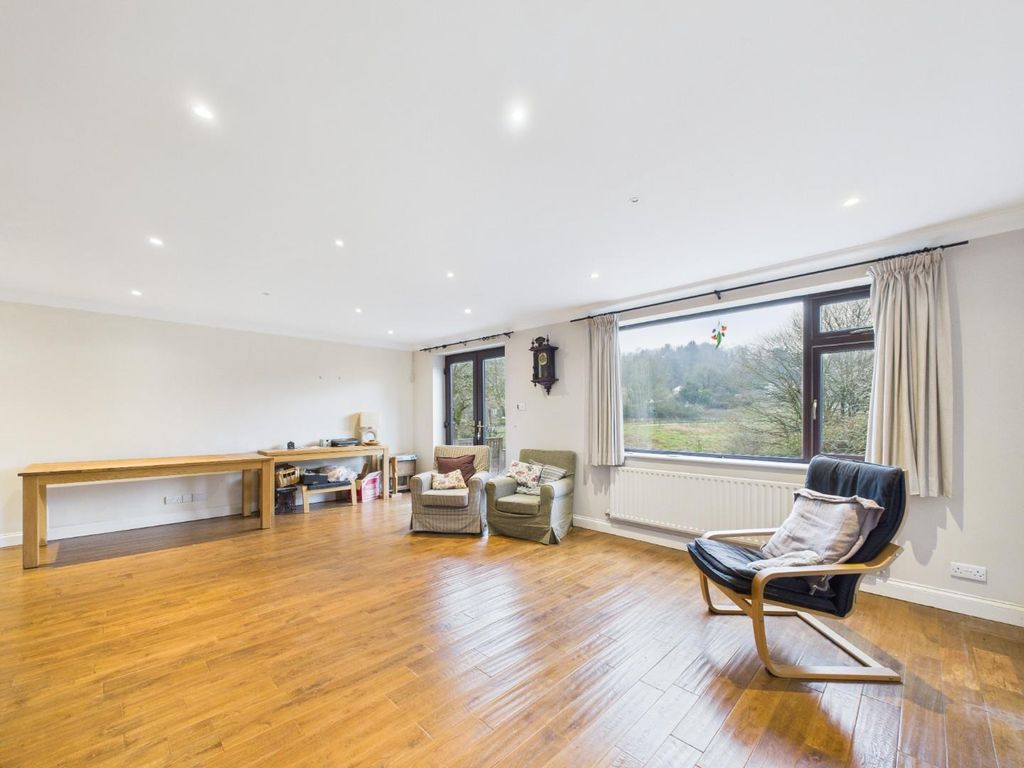 Property photo 3 of 37 Living Room