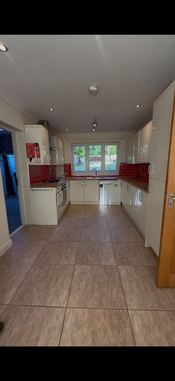 Property photo 3 of 18 Gallery