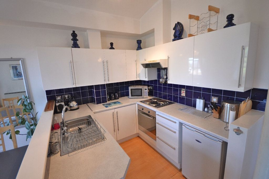 Property photo 3 of 7 Kitchen