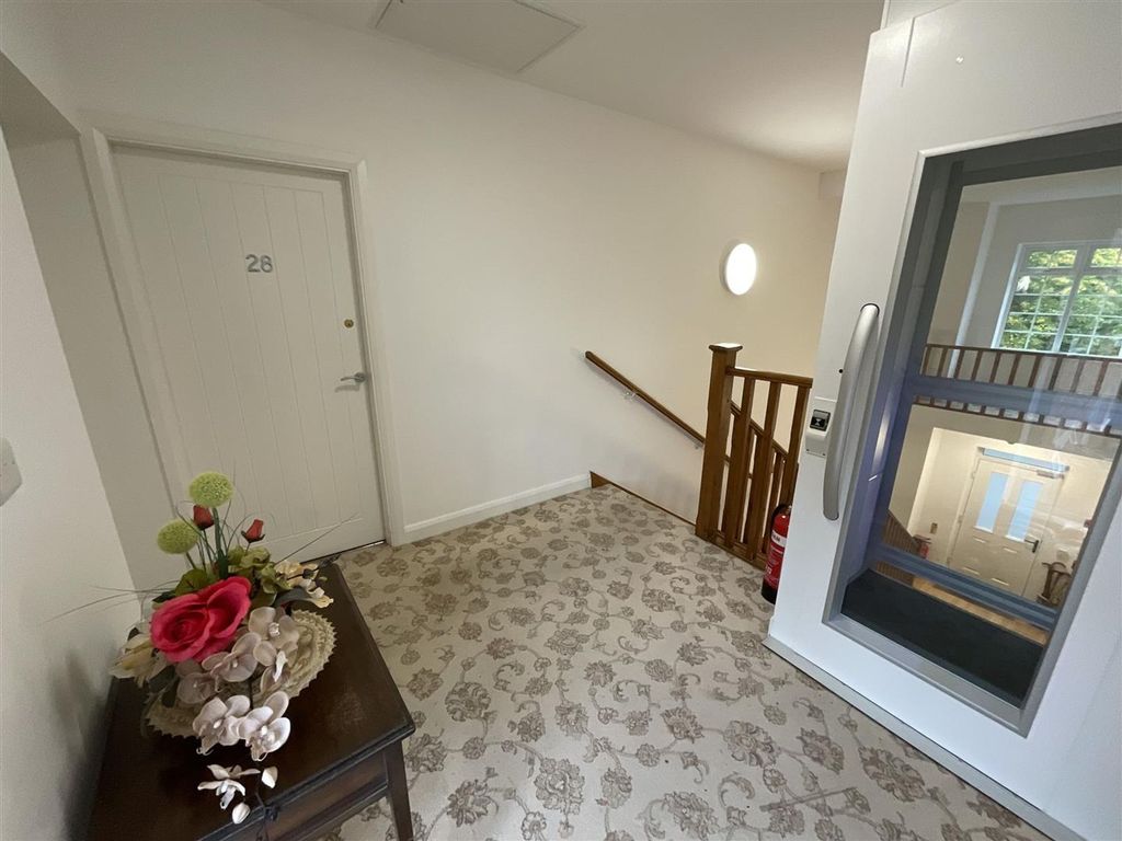 Property photo 3 of 11 Front