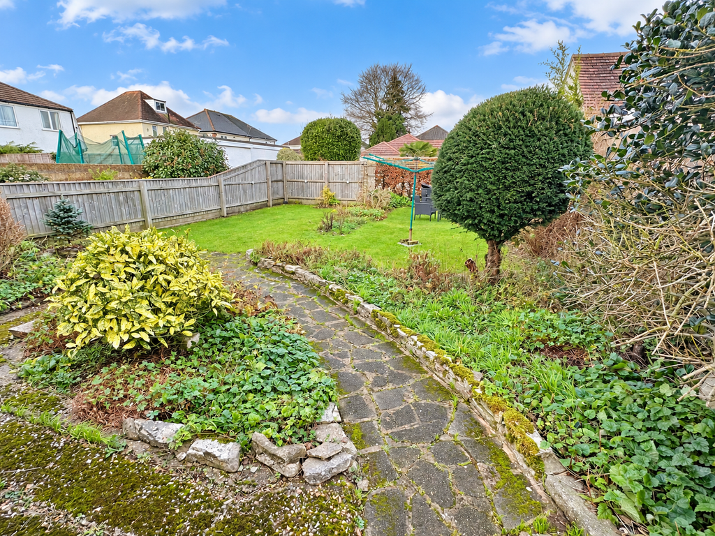 Property photo 2 of 9 Garden