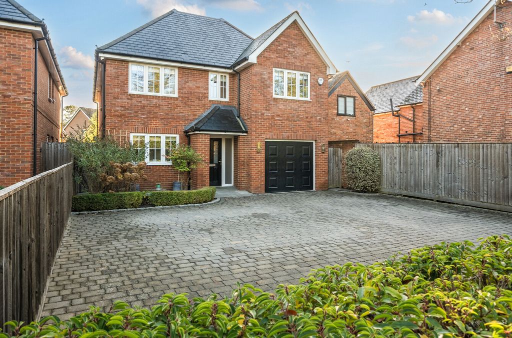 Property photo 1 of 26 1372507-19-68Fb48...