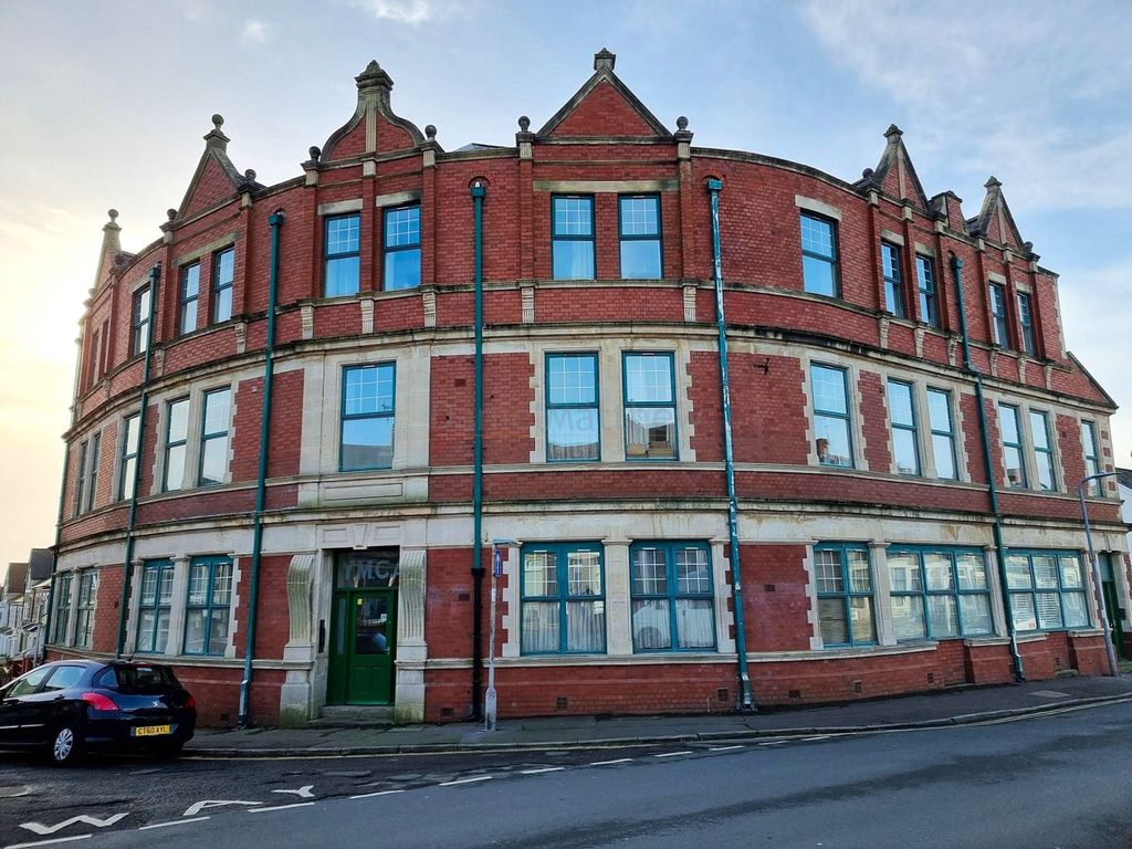 Property photo 1 of 6 Main Photo