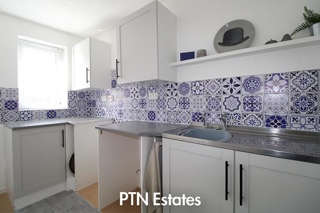 Property photo 3 of 6 Kitchen 1.Jpg