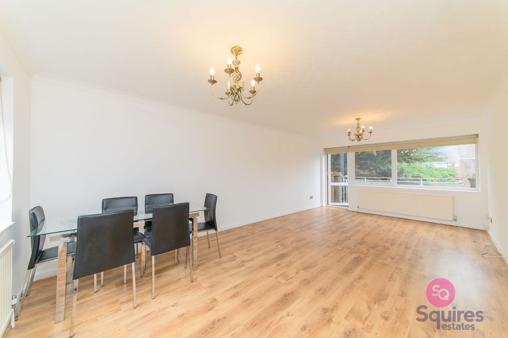 Property photo 3 of 28