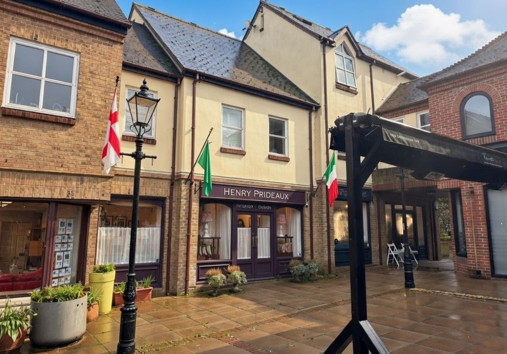 Property photo 2 of 3