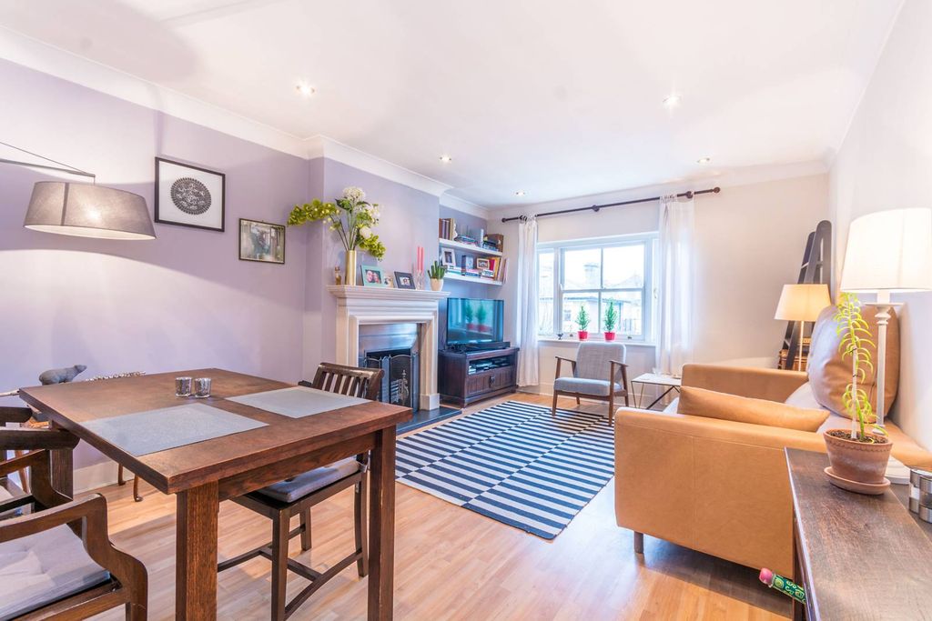 Property photo 2 of 10