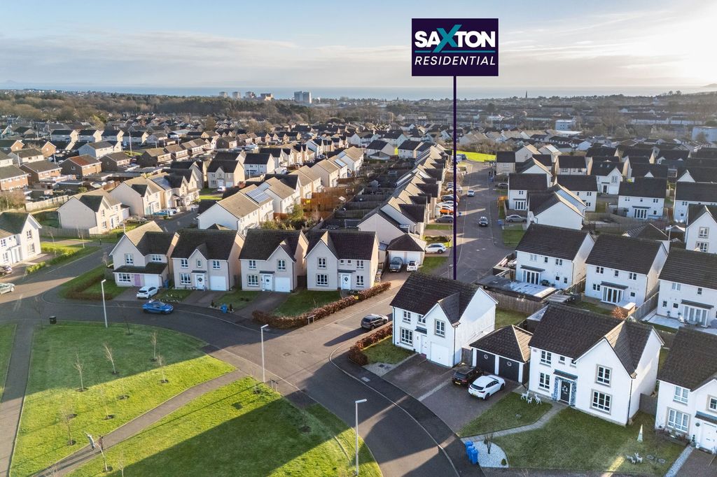 Property photo 2 of 29