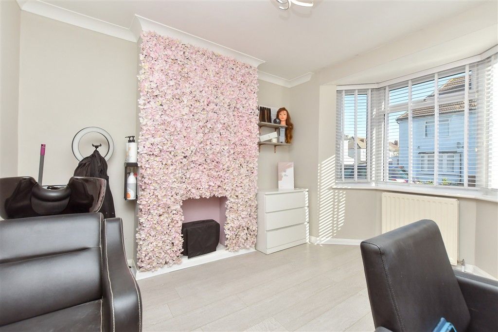 Property photo 3 of 10 Dining Room