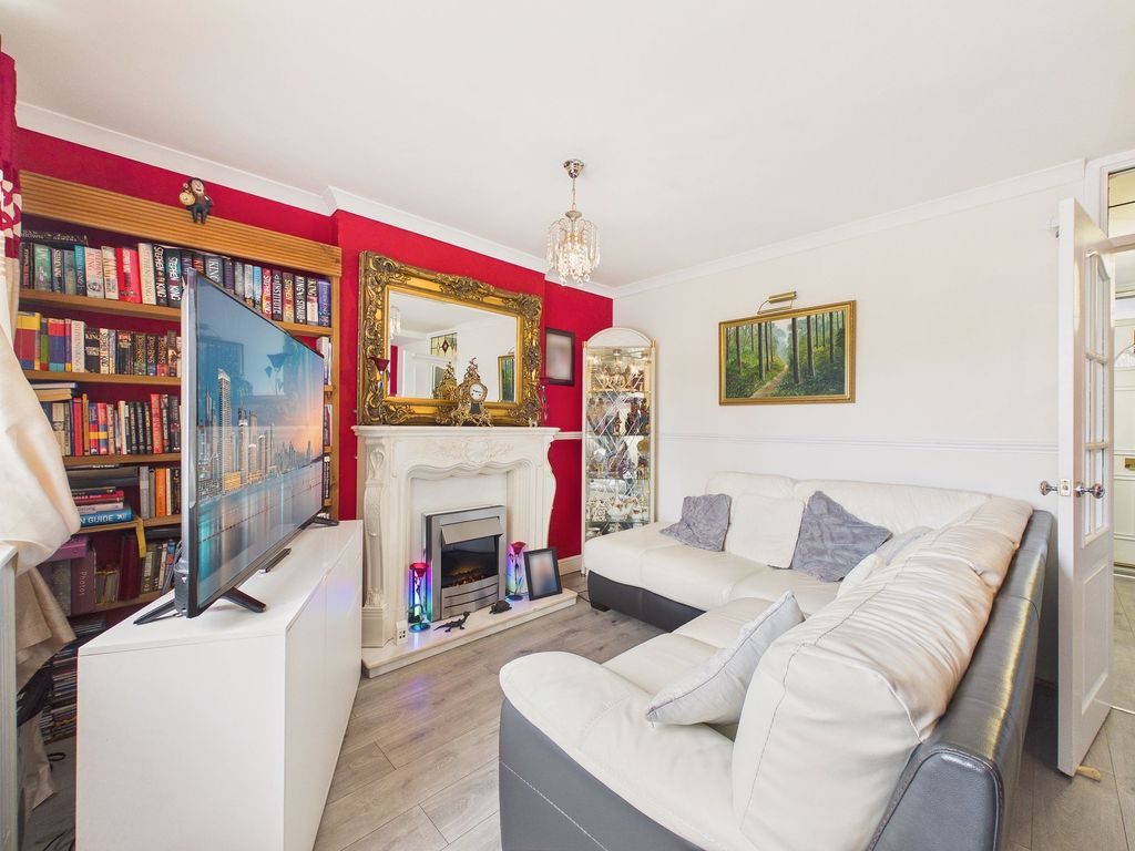 Property photo 2 of 10 Lounge