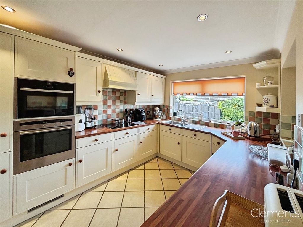 Property photo 2 of 24 Ba8A949d-Photo 209-12-25 2C 2010 2012 2022.Jpg