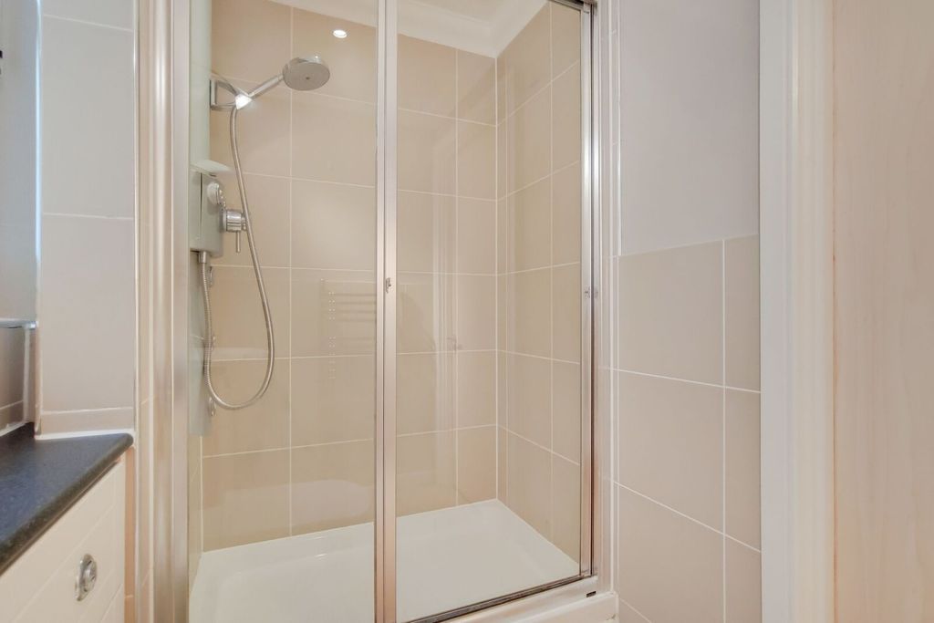 Additional image 18 of 3 bed flat for saleBridge Road, Hampton Court, East Molesey KT8