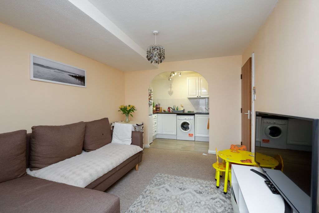 Property photo 3 of 13