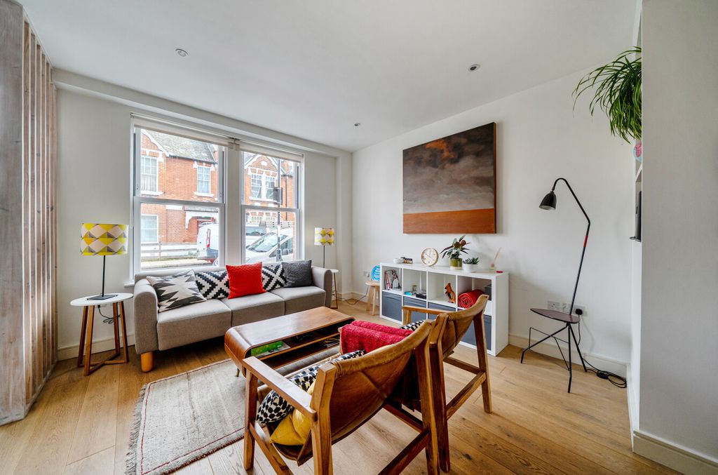 Property photo 2 of 17 1380483-11-691331...