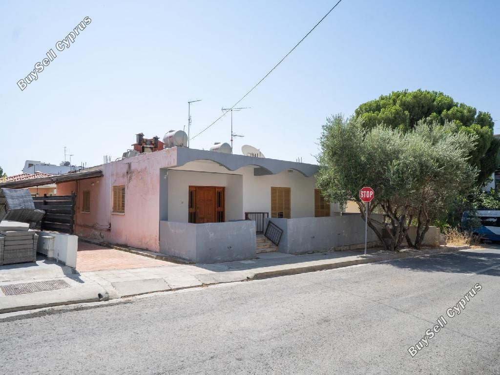 Property photo 2 of 31