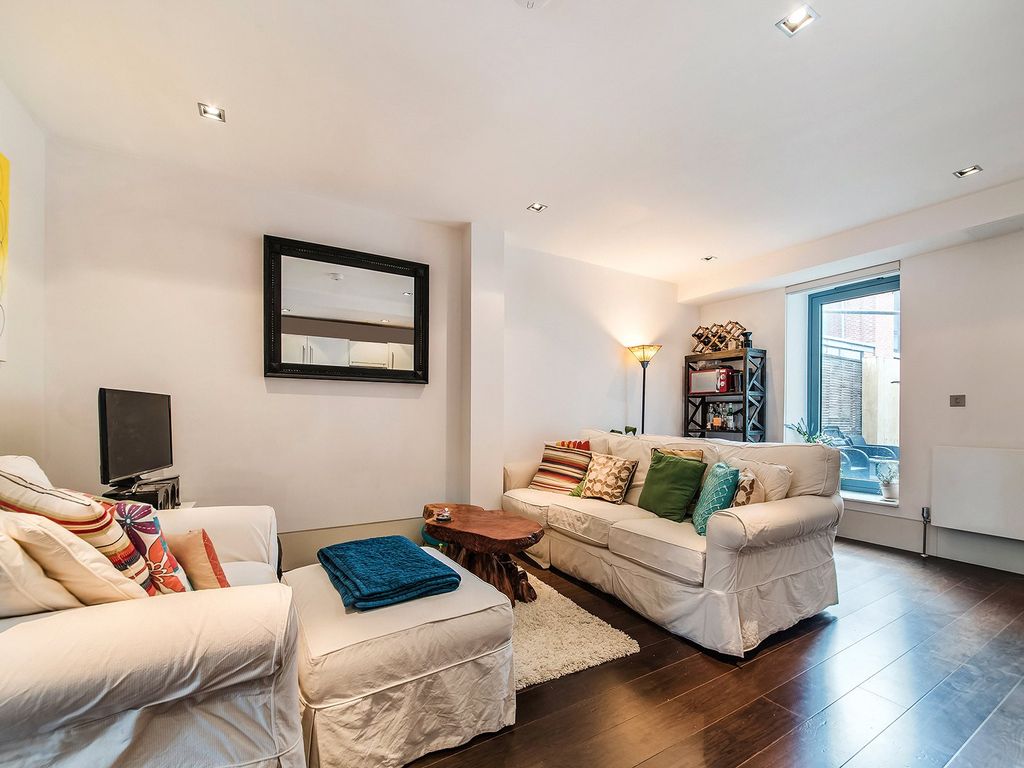 Property photo 1 of 12 Slingsby Place