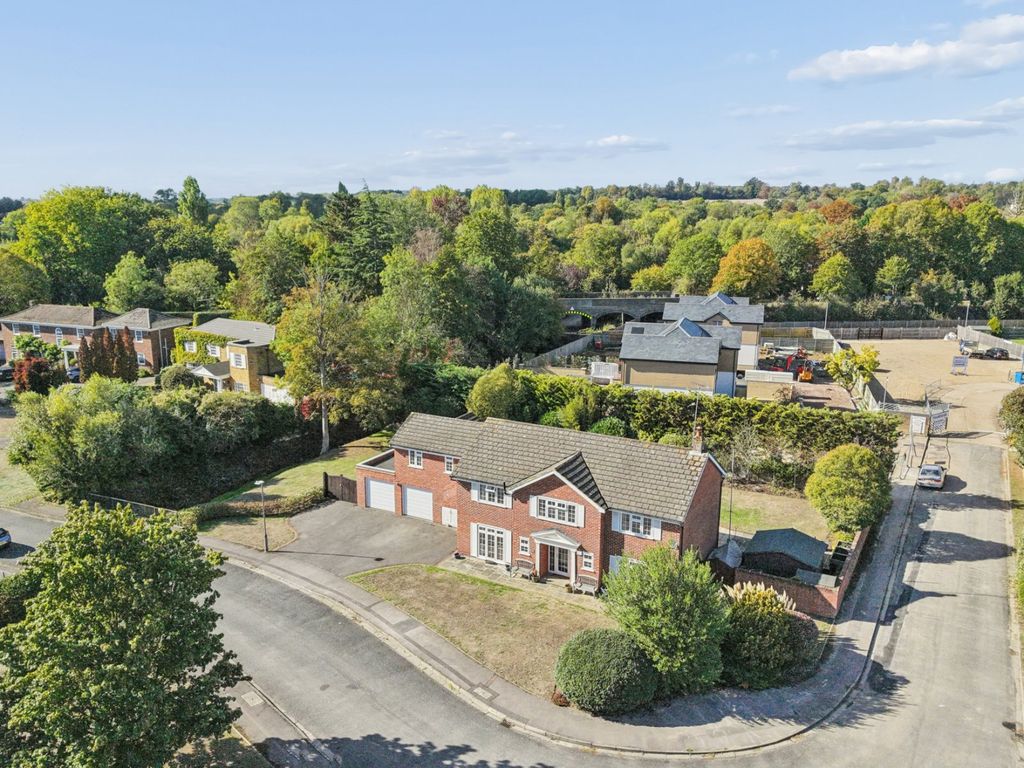 Property photo 1 of 25 Front Arial