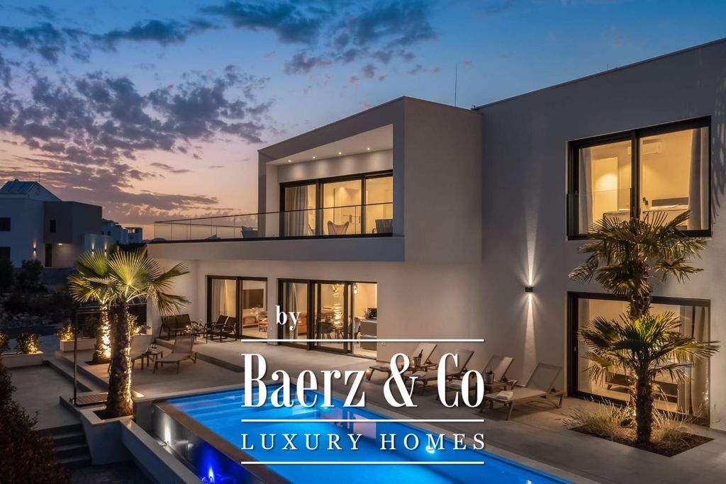 Property photo 2 of 35