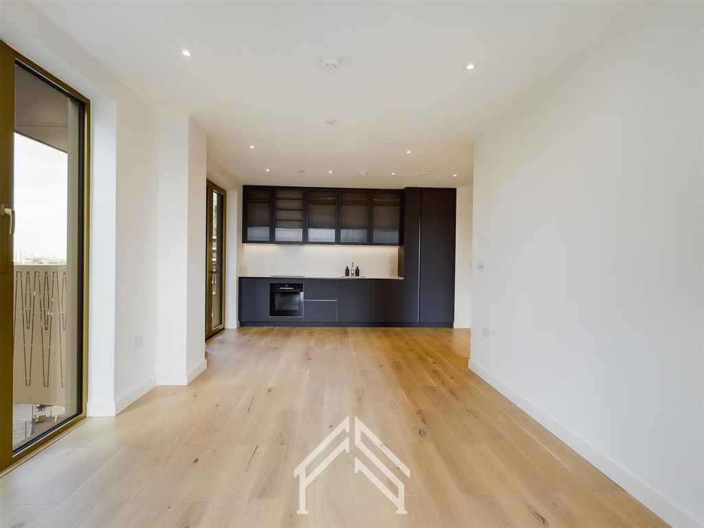 Property photo 1 of 14 Cam01353G0-Pr0038-Still013.Jpg