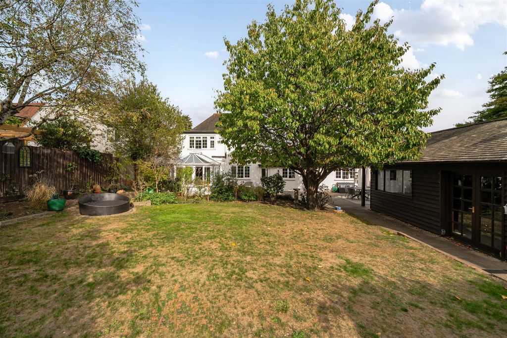 Property photo 2 of 41 Rear Garden