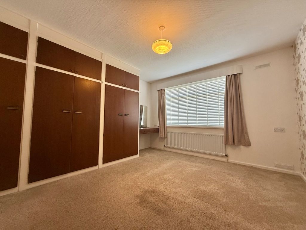 Property photo 3 of 7 Bedroom One