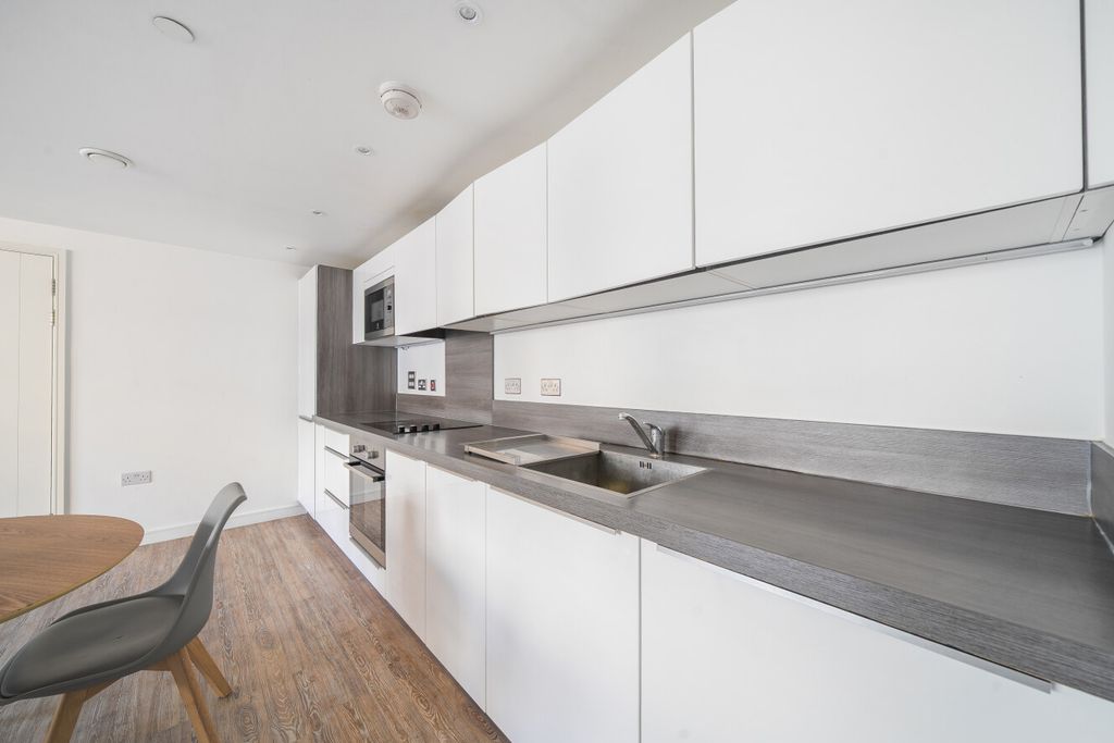 Property photo 2 of 12 1488999-9-6A4E52F...