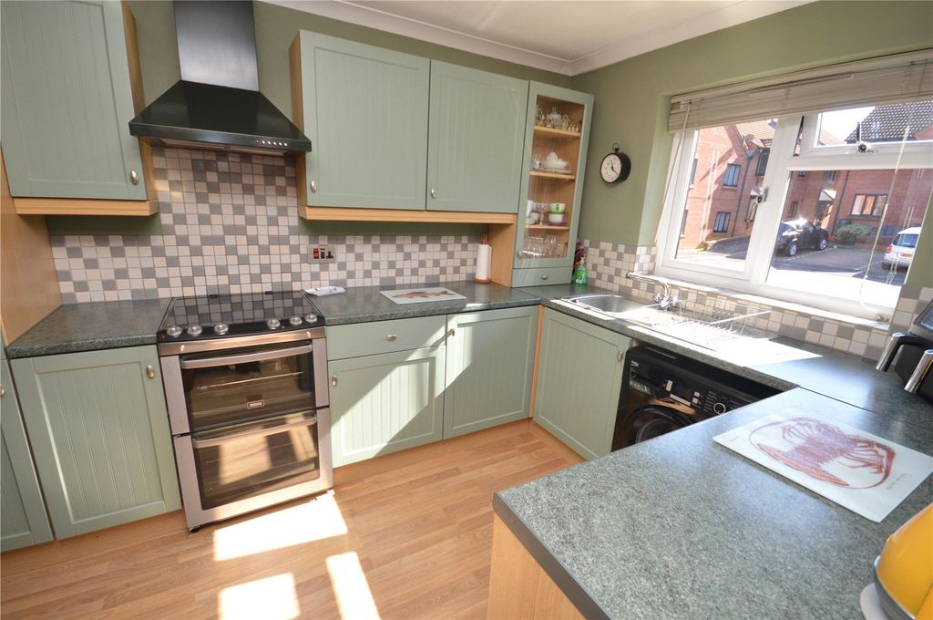 Property photo 2 of 14 Kitchen