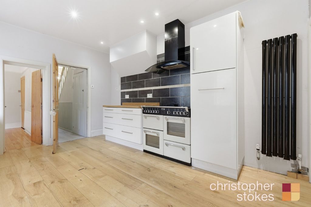 Property photo 3 of 19 3768933