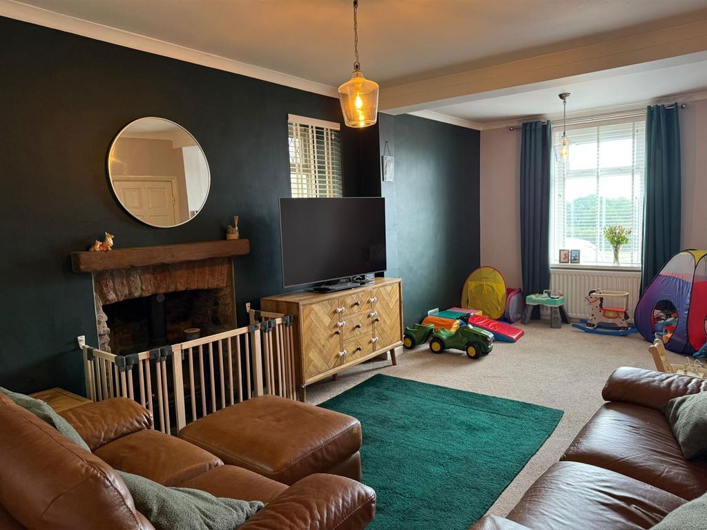 Property photo 2 of 25 23.Jpg