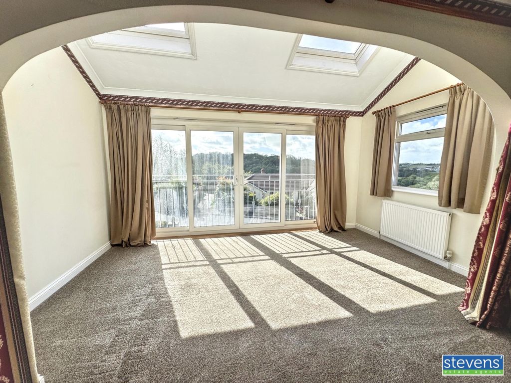 Property photo 3 of 15 Img_3540