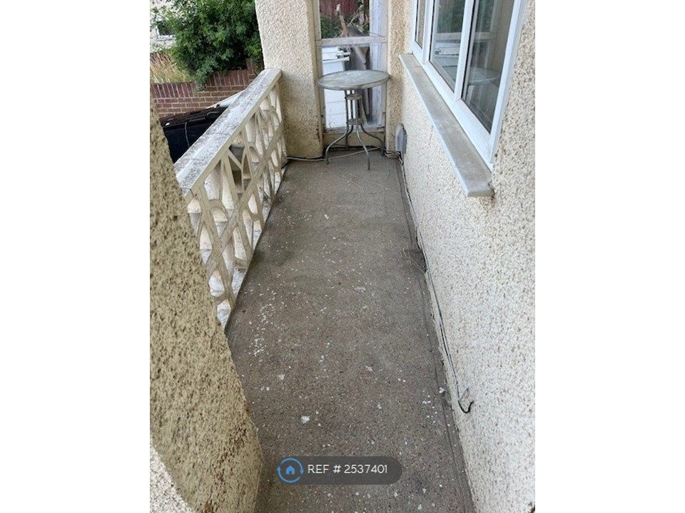 Property photo 3 of 35