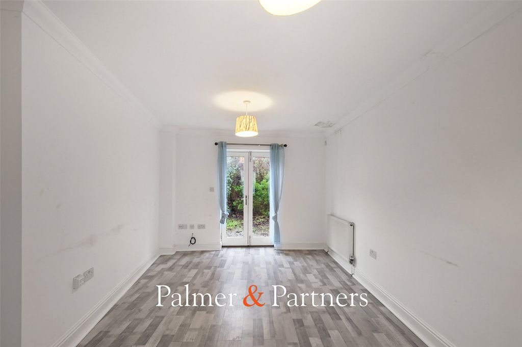 Property photo 3 of 18 Picture No. 04