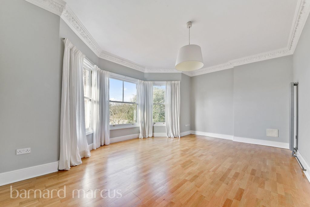 Property photo 1 of 8 Image