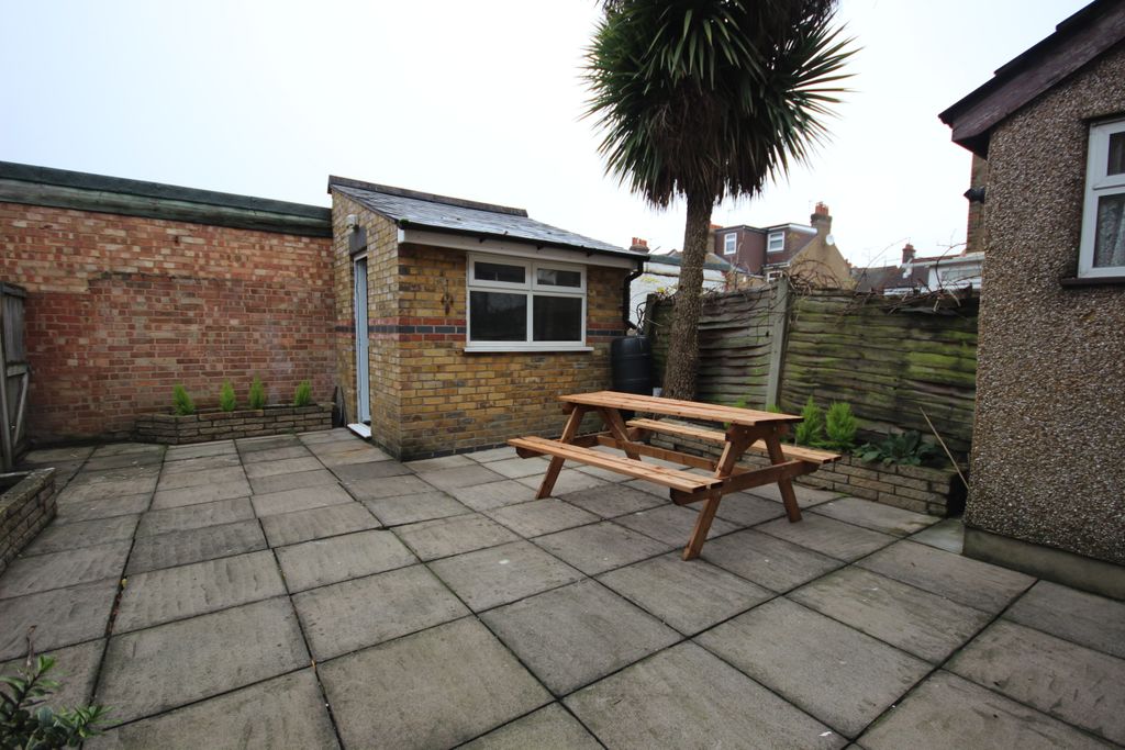 Property photo 3 of 8 Image