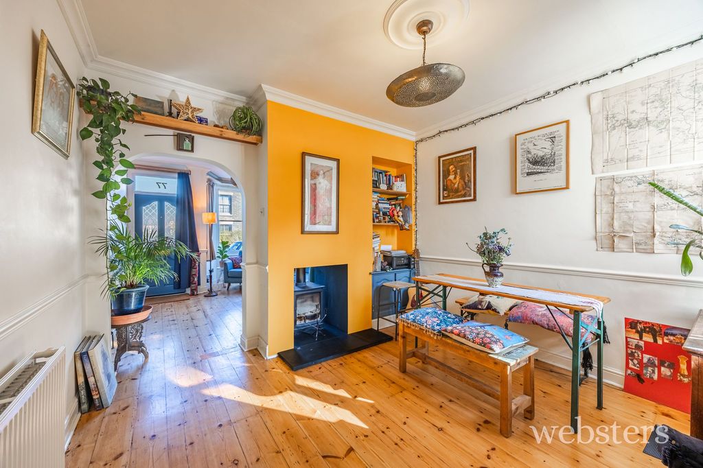 Property photo 3 of 19