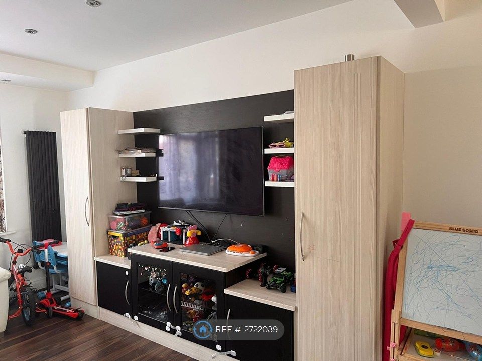 Property photo 3 of 15 Reception