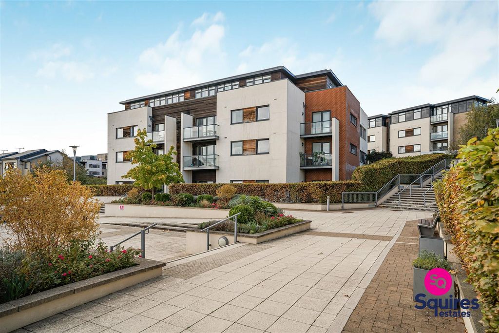 Property photo 2 of 22