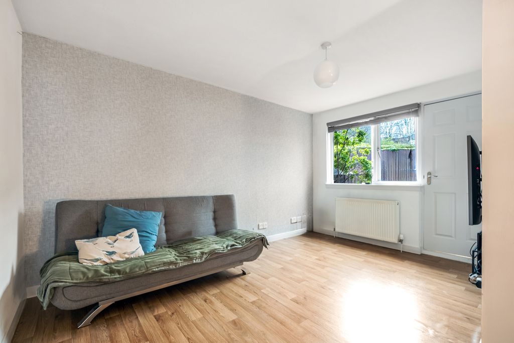 Property photo 3 of 27