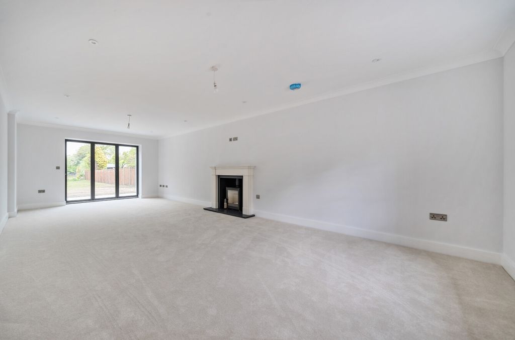 Property photo 3 of 39 44-681A4106B5825-...