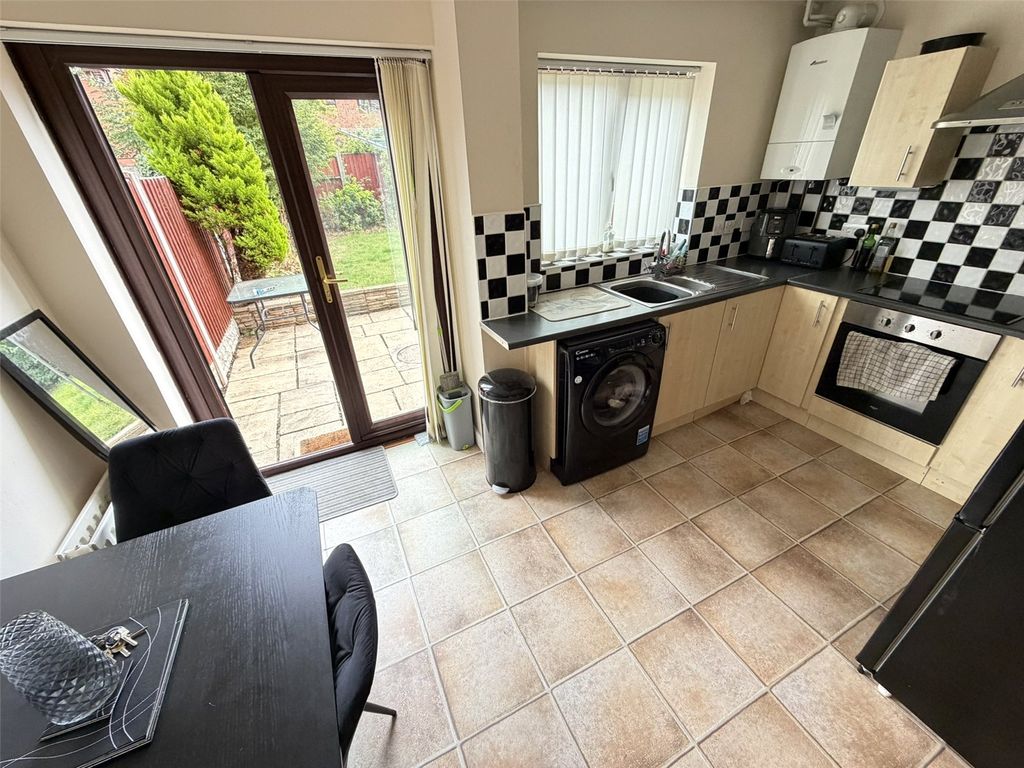 Property photo 2 of 12 Picture No. 11