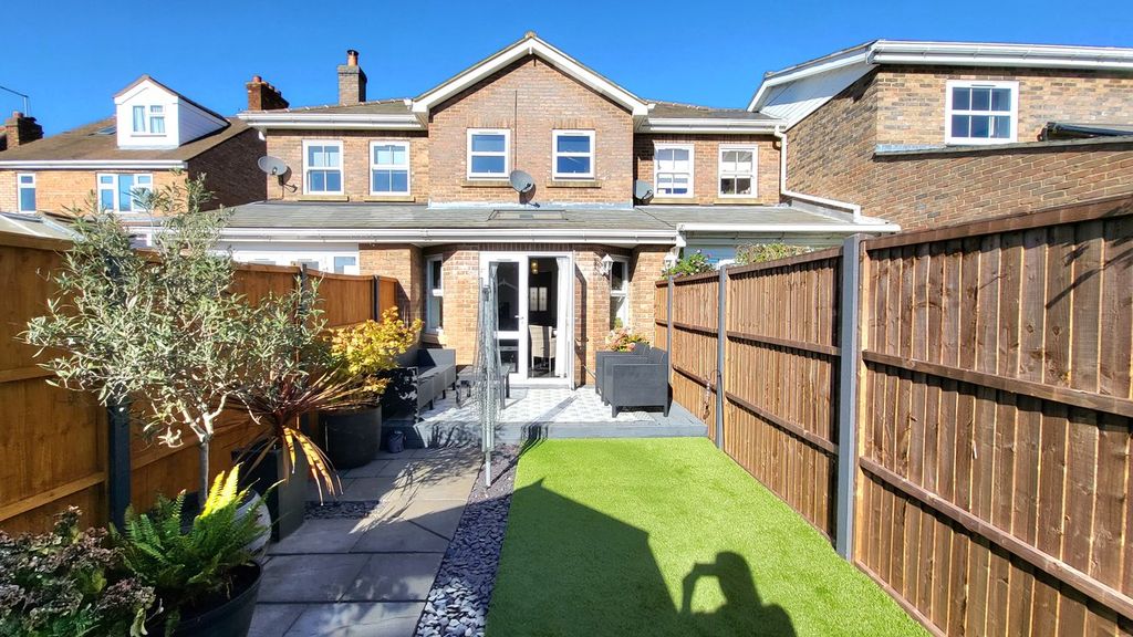 Property photo 1 of 21