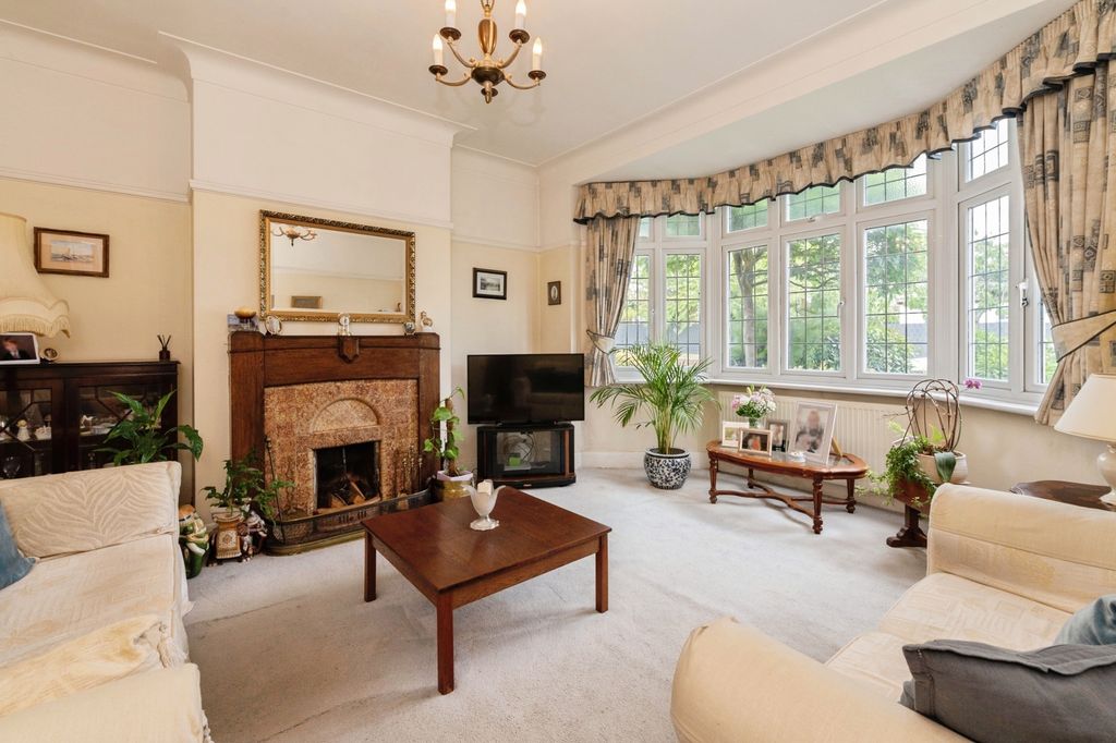 Property photo 3 of 25 Pbox-Img.Jpg